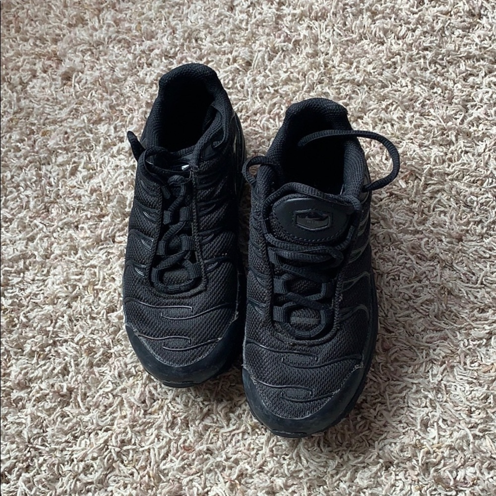 Kids gym shoes